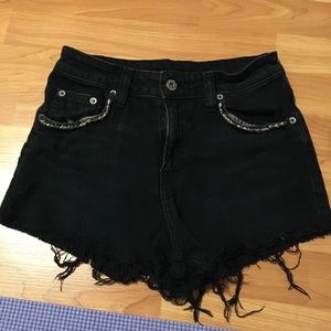 Carmar black distressed raw hem skull shorts (24)